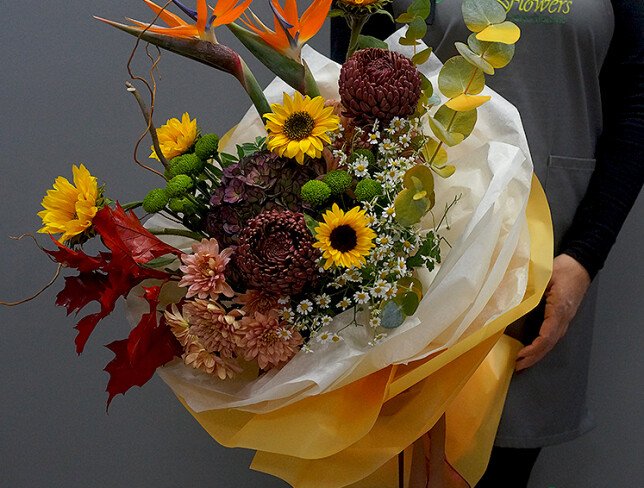 Buchet cu strelitzia, floarea soarelui si crizanteme Bigoudi " Rasarit tropical" — foto 4