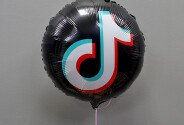 Шарик "TikTok" фольгированный с гелием — фото 1