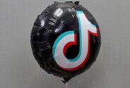 Шарик "TikTok" фольгированный с гелием — фото 3