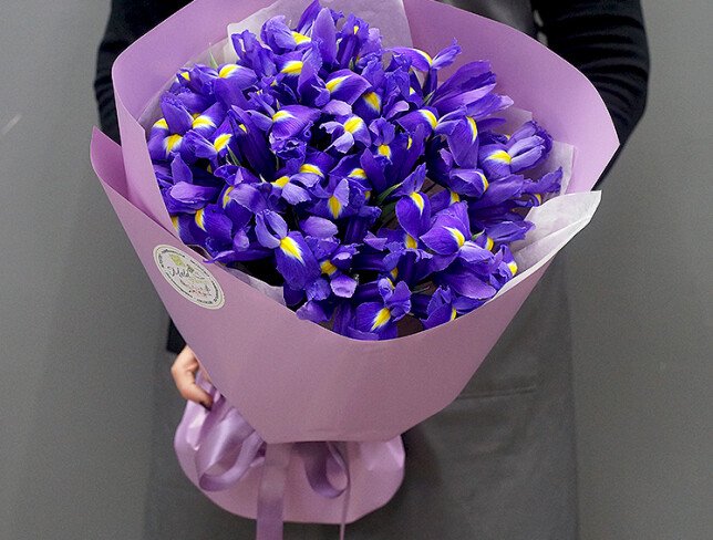 Bouquet of 25 purple irises photo