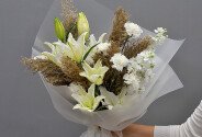 Buchet din crini albi și mattiola "Aromă delicată" — foto 3