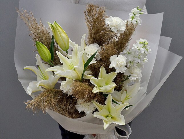Buchet din crini albi și mattiola "Aromă delicată" — foto 5