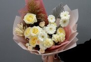 Buchet din trandafiri albi Candlelight, hortensie și gerbera "Dimineață vanilată" — foto 1