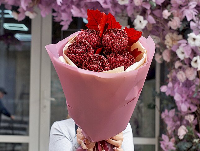 Buchet din 5 crizanteme maro foto