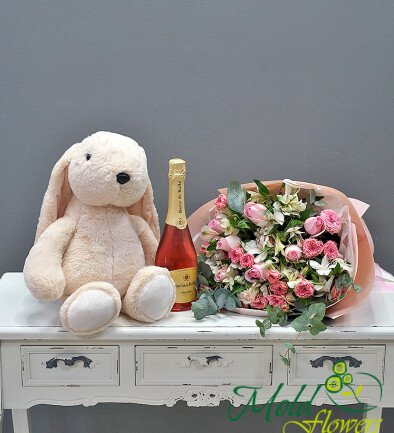 Set: Bouquet with pink roses and alstroemeria + Bacio di Bolle Fragolino 0.75 l + Medium rabbit h = 50 cm