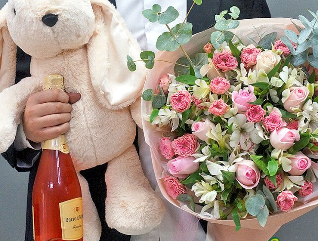 Set: Bouquet with pink roses and alstroemeria + Bacio di Bolle Fragolino 0.75 l + Medium rabbit h = 50 cm photo
