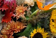 Buchet exotic de toamna cu protea, floarea-soarelui si strelitzia — foto 2