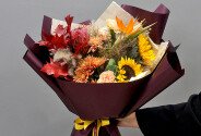 Buchet exotic de toamna cu protea, floarea-soarelui si strelitzia — foto 4