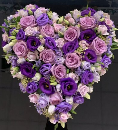 Funeral arrangement of purple roses and eustoma (d=30) photo 394x433