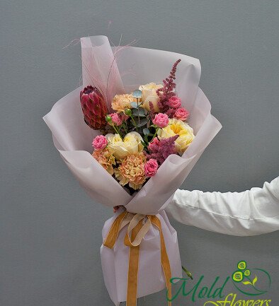 Bouquet with protea, roses, and dianthus "Velvet Story" photo 394x433
