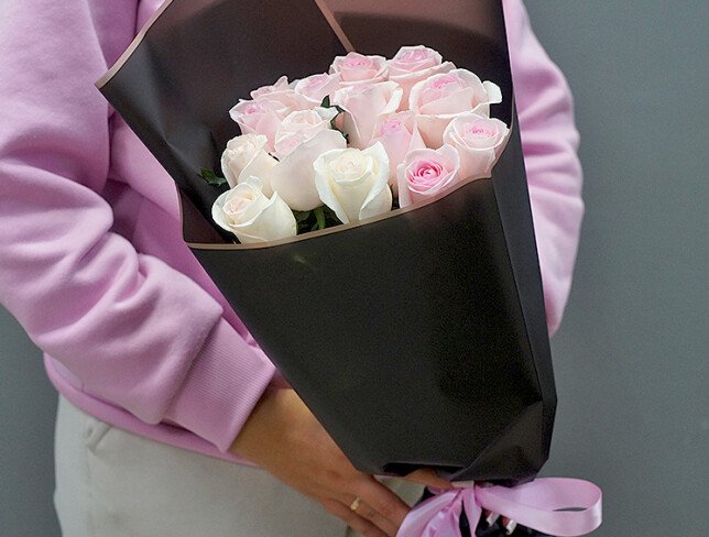 Bouquet of 15 pale pink roses 60-70 cm