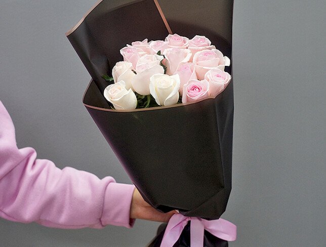Bouquet of 15 pale pink roses 60-70 cm — photo 3
