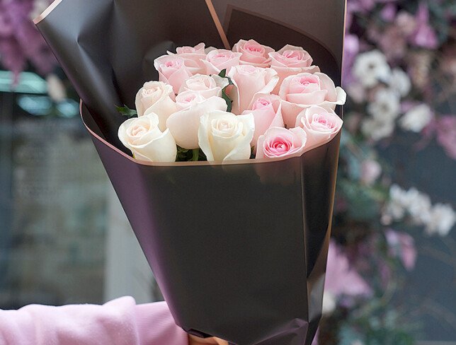 Bouquet of 15 pale pink roses 60-70 cm — photo 4