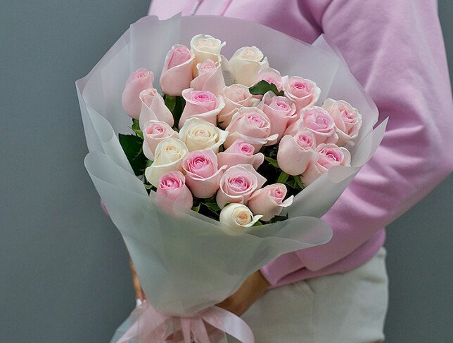 Buchet din 25 trandafiri roz pal 60-70 cm