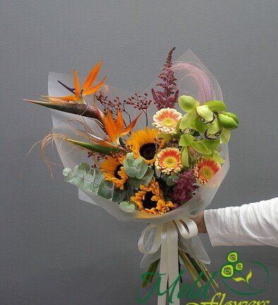 Buchet din strelitzia, orhidee verde, floarea-soarelui si gerbere