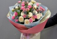Bouquet of pink and cream spray roses "Tenderness and Elegance" — photo 4