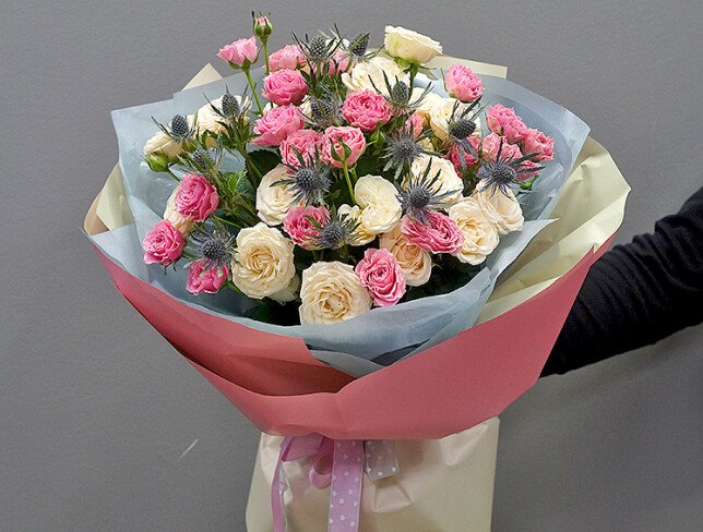 Bouquet of pink and cream spray roses "Tenderness and Elegance" photo