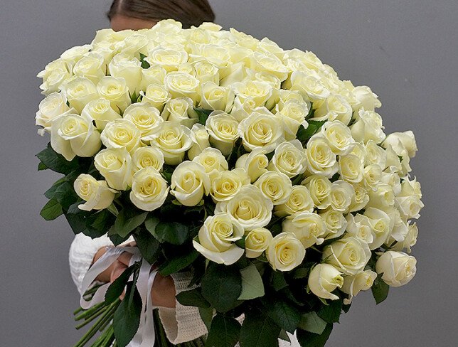 Buchet din 131 trandafiri albi  60 cm (la comanda, 5 zile) foto