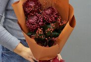 Букет из 3 коричневых шаровидных хризантем — фото 2