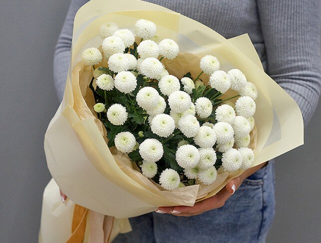 Buchet din crizanteme «Gingasie Alba» foto