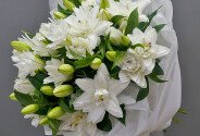 Buchet din crini albi «Coroana de Zapada» — foto 3
