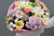 Buchet de trandafiri tip bujor, crizanteme si crini „Armonie Pastelata” — foto 4