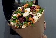 Букет из шаровидных хризантем Bigoudi , кустовых роз и альстромерий — фото 3