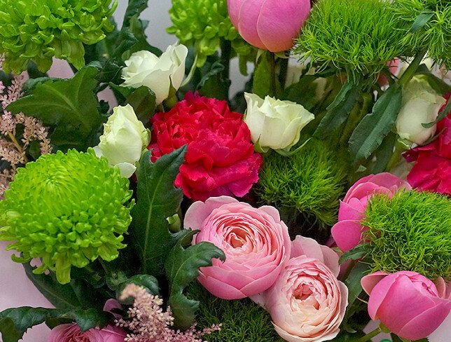Bouquet of spray roses and chrysanthemums "Enchanting Tenderness” photo