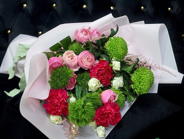 Bouquet of spray roses and chrysanthemums "Enchanting Tenderness” photo