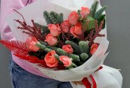 Buchet de Anul Nou din 11 trandafiri corali — foto 4