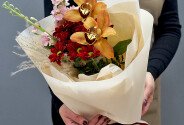 Buchet cu orhidee si crizanteme "Strălucire de chihlimbar" — foto 3