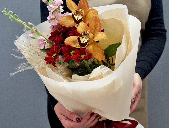 Buchet cu orhidee si crizanteme "Strălucire de chihlimbar" — foto 3