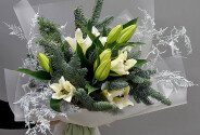 New Year bouquet with white lilies — photo 1