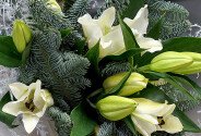 New Year bouquet with white lilies — photo 2