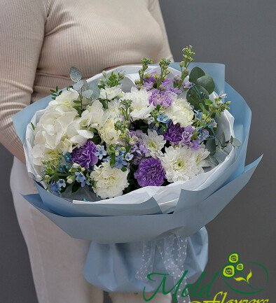 Buchet cu hortensie albă, crizanteme și oxypetalum foto 394x433