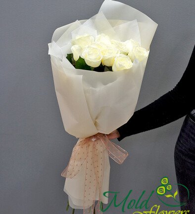 Buchet din 13 trandafiri albi 60-70cm foto 394x433