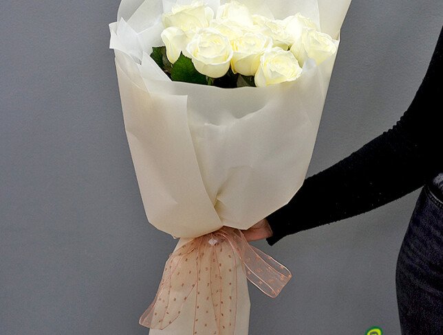 Buchet din 13 trandafiri albi 60-70cm foto
