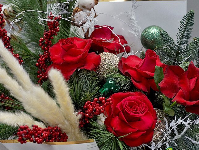 Buchet „Noblete de iarna” foto