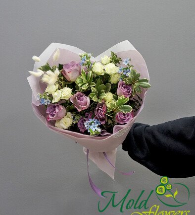 Bouquet of oxypetalum and purple roses “Memory Lane”