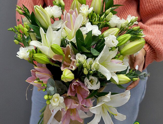 Bouquet of lilies and freesias “Morning Light” photo