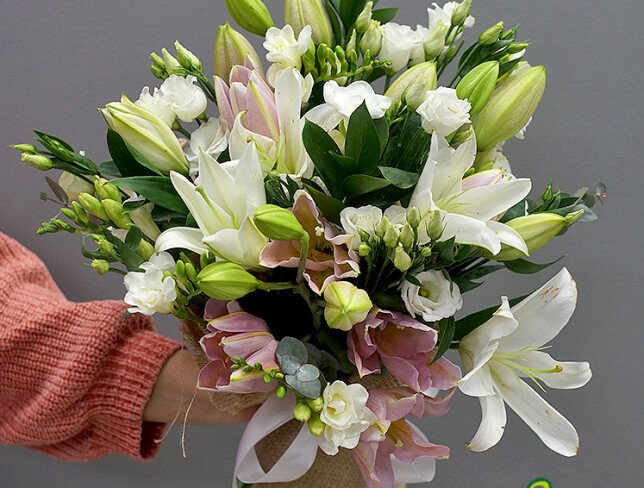 Bouquet of lilies and freesias “Morning Light” photo