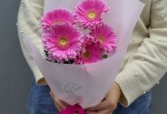Bouquet of 5 pink gerberas — photo 3
