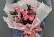 Buchet din 7 trandafiri „Sophia Loren” 40 cm — foto 2