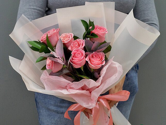 Buchet din 7 trandafiri „Sophia Loren” 40 cm — foto 2