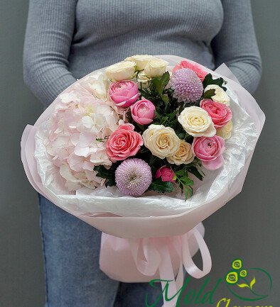 Buchet cu hortensie roz si trandafiri de tufa „Marturisire delicata” foto 394x433