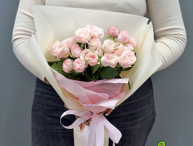 Buchet din 7 trandafiri spray "Bombastic" 40 cm foto