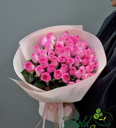 Buchet din 45 de trandafiri roz, 50 cm foto 394x433