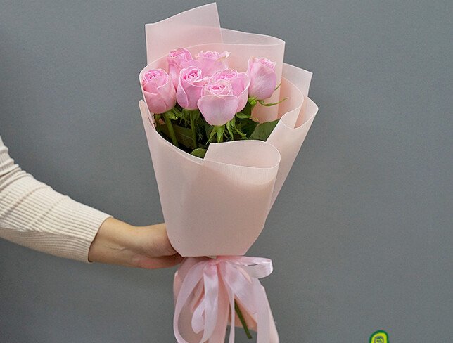Bouquet of 7 pink Dutch roses 50 cm photo