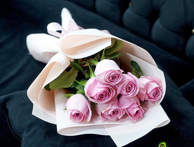 Bouquet of 7 pink Dutch roses 50 cm photo