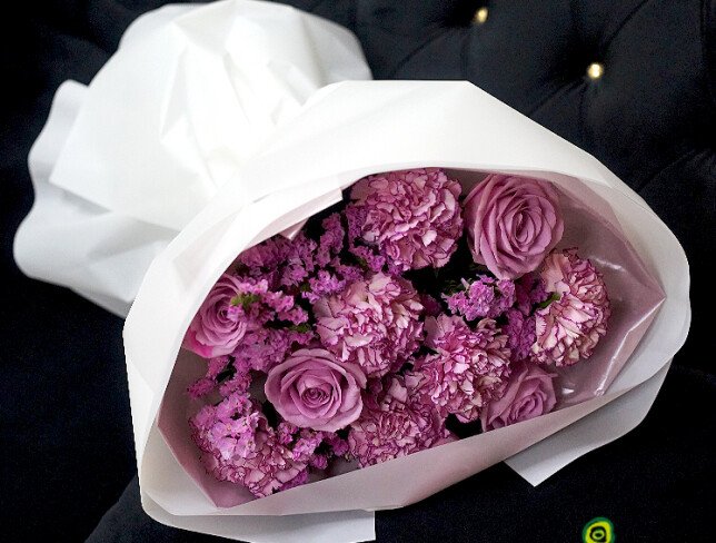 Buchet „Gratie mov” foto